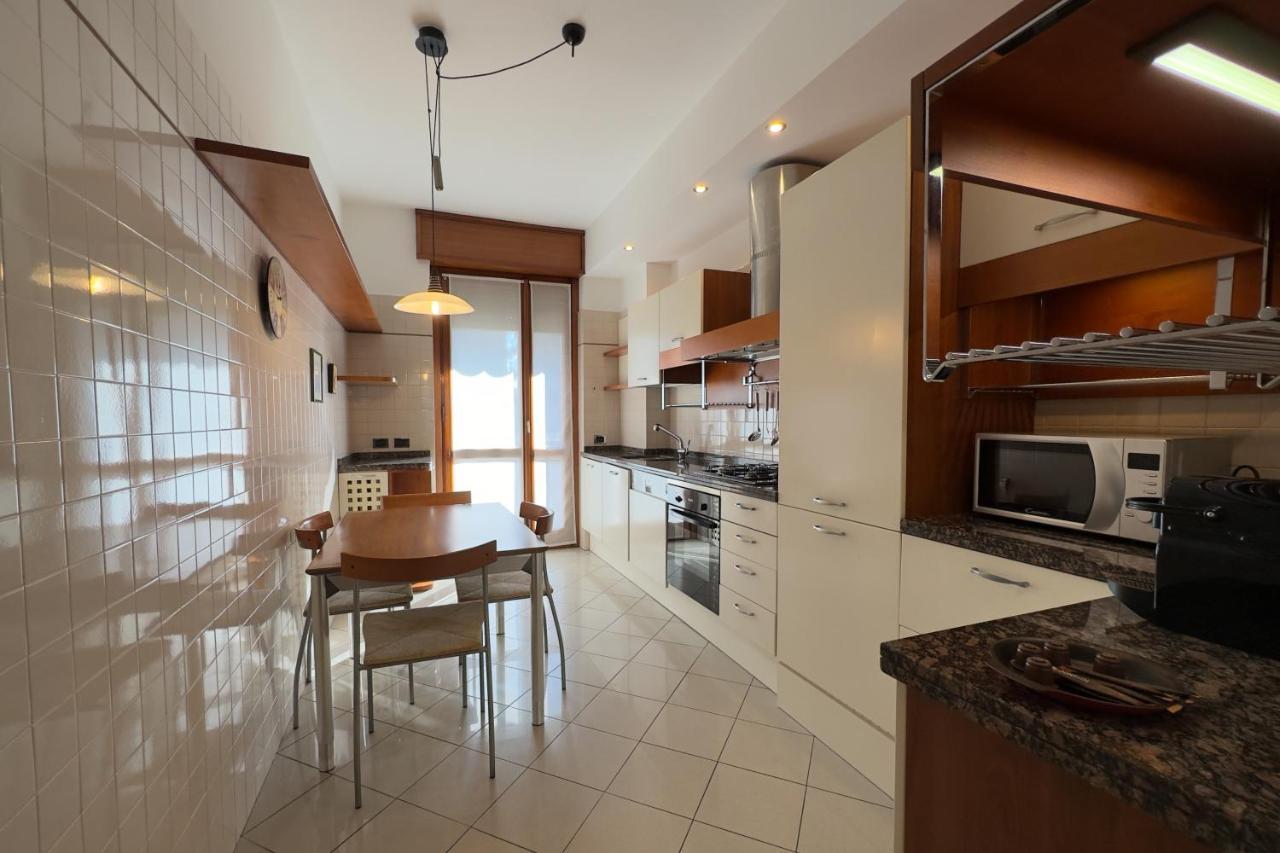 Emeraldway - Bellissimo Appartamento In Zona Sempione-Tre Torri Milán Exterior foto